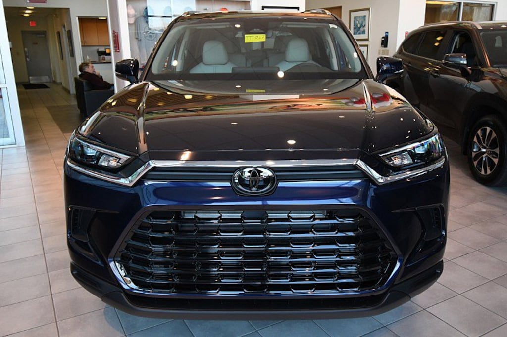 New 2026 Toyota Grand Highlander Hybrid XLE SUV