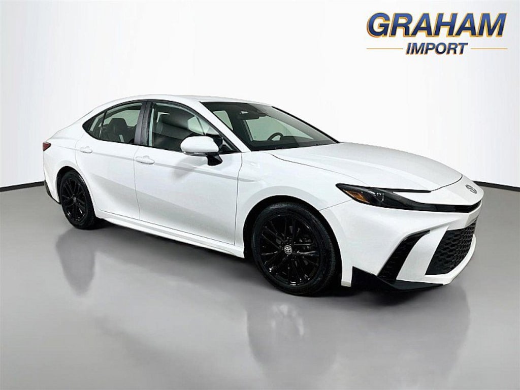 Used 2025 Toyota Camry SE Sedan