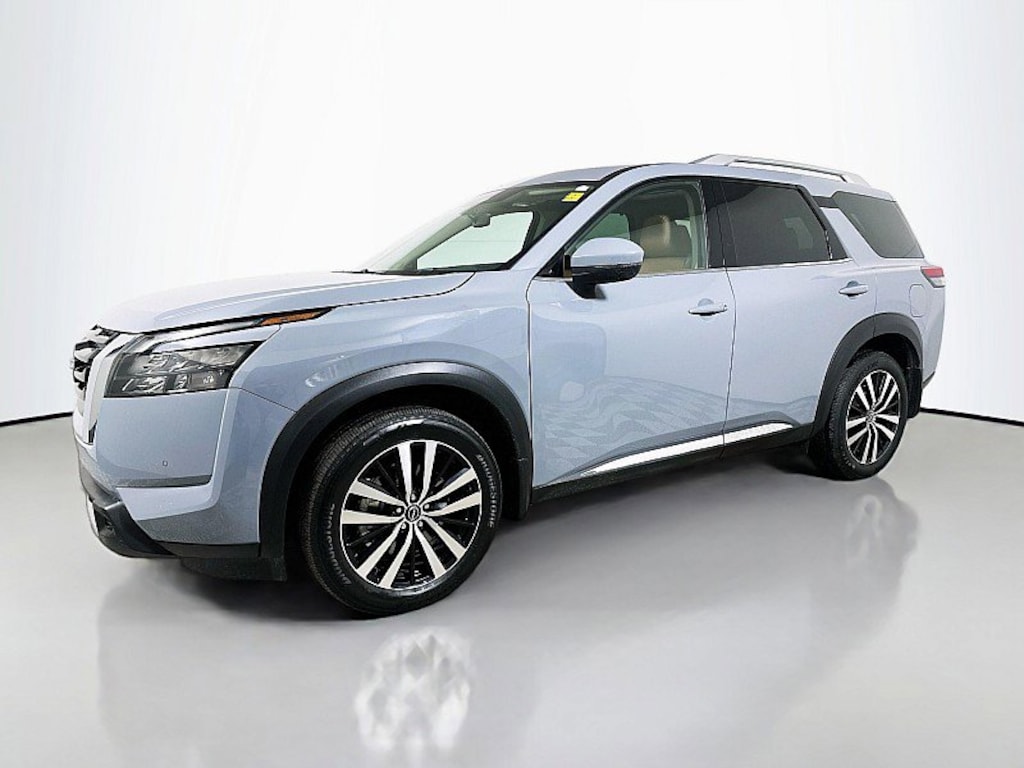 Used 2025 Nissan Pathfinder Platinum SUV
