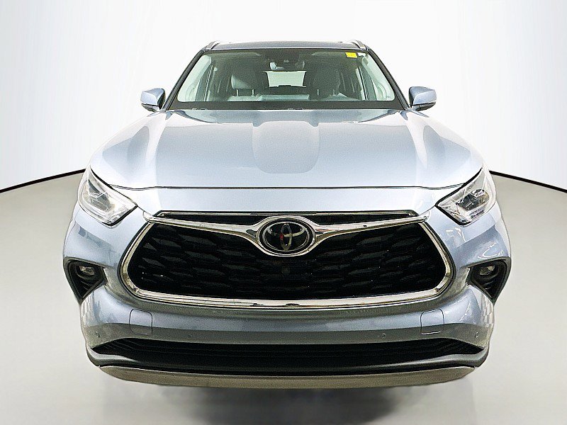 2022 Toyota Highlander Platinum photo 2