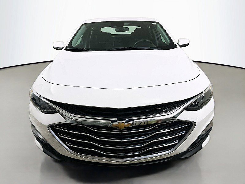 2024 Chevrolet Malibu 1LT photo 2