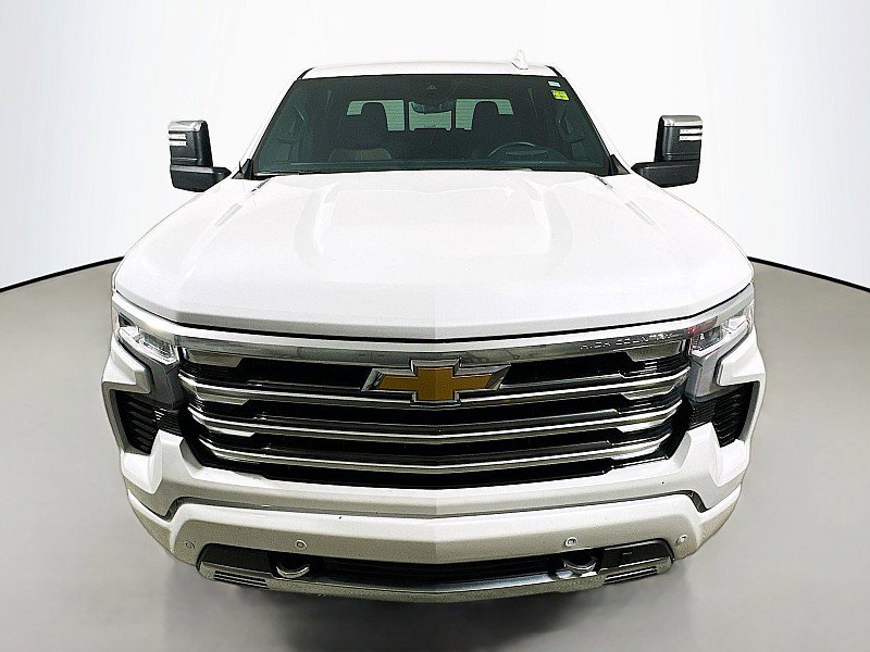 2024 Chevrolet Silverado 1500 High Country photo 2