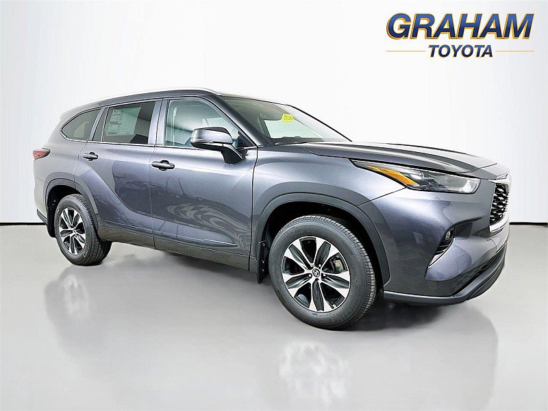 2025 Toyota Highlander XLE's photo