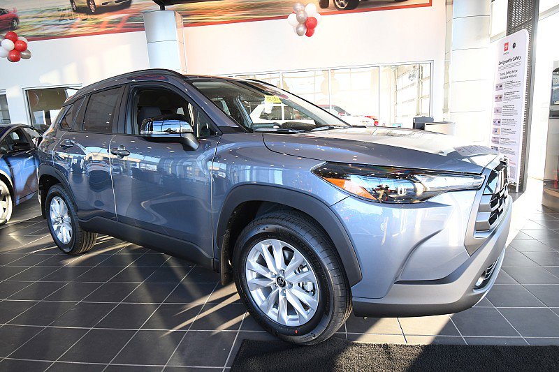2026 Toyota Corolla Cross LE's photo