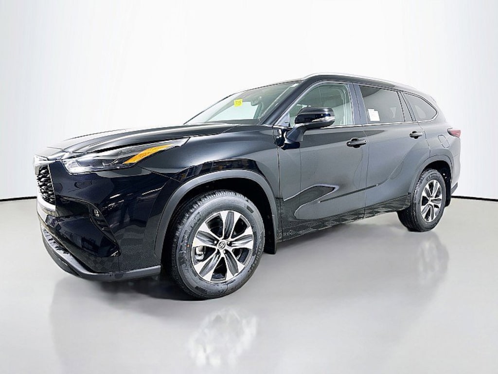 New 2026 Toyota Highlander XLE SUV