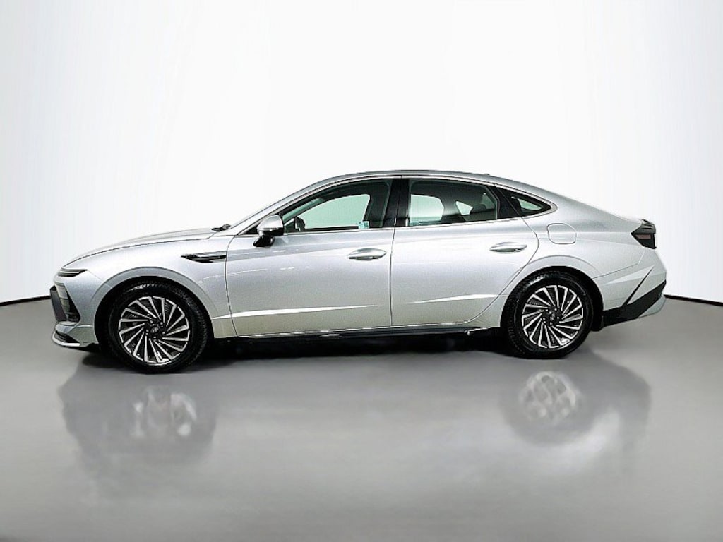 Used 2025 Hyundai Sonata Hybrid SEL Sedan