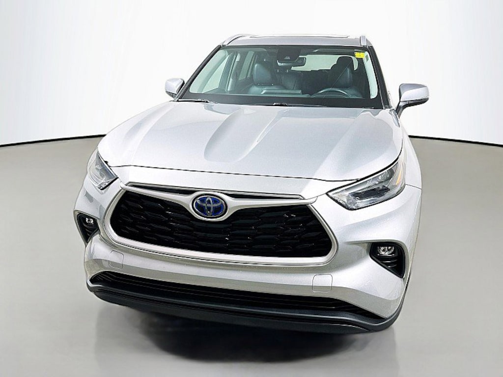 Used 2023 Toyota Highlander Hybrid XLE SUV