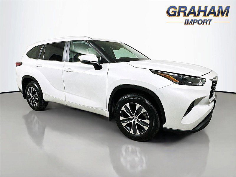 2023 Toyota Highlander XLE's photo