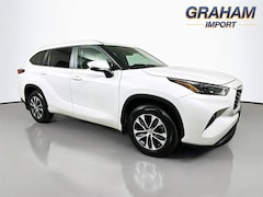 Used 2023 Toyota Highlander XLE SUV For Sale in Mansfield, OH