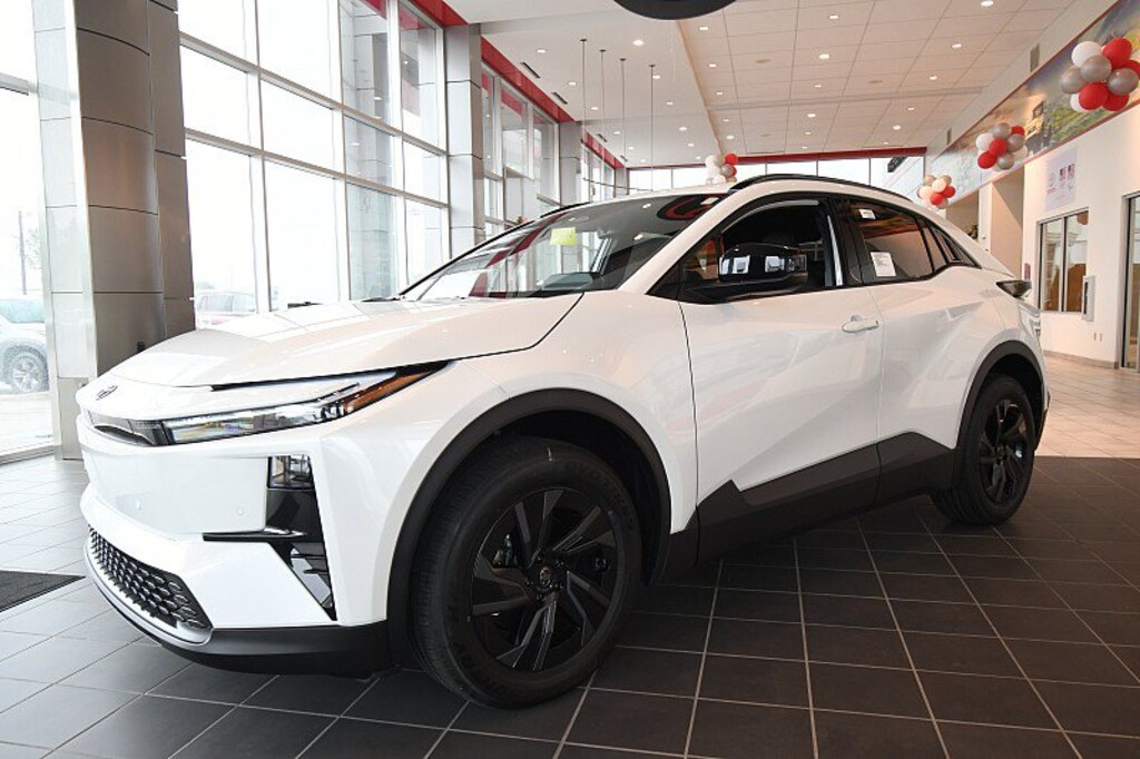 New 2026 Toyota C-HR SE SUV