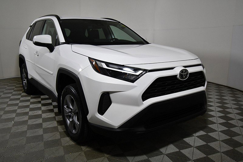 Used 2022 Toyota RAV4 XLE with VIN 2T3P1RFV9NC260131 for sale in Mansfield, OH