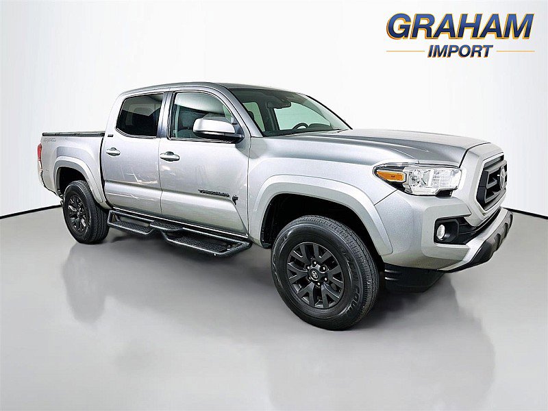 2023 Toyota Tacoma SR5's photo