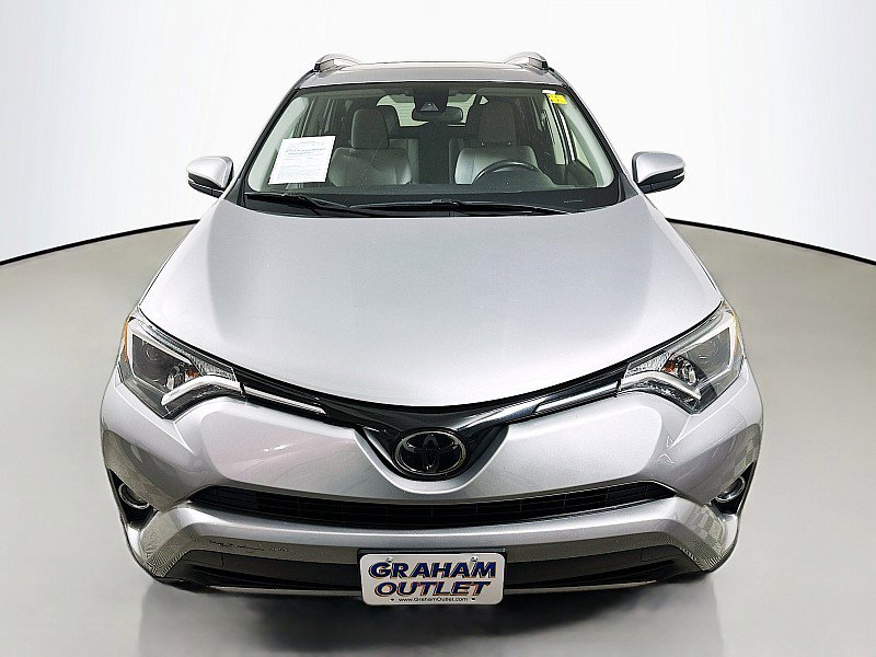 2018 Toyota RAV4 XLE photo 2