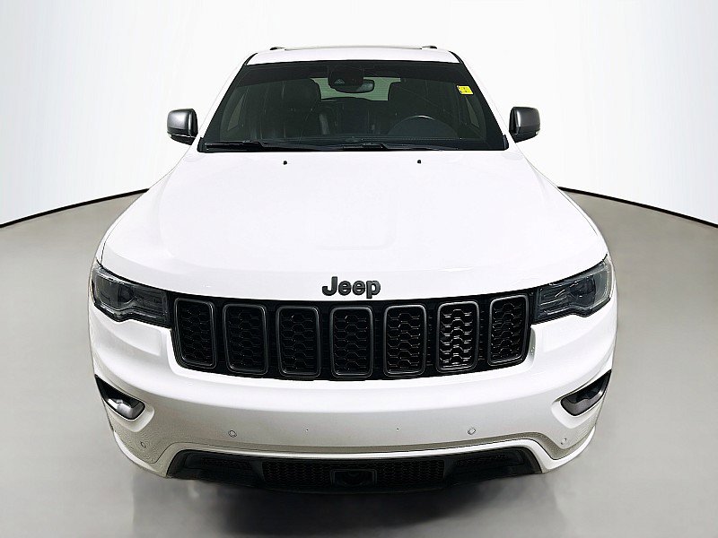 2021 Jeep Grand Cherokee Anniversary Edition photo 2
