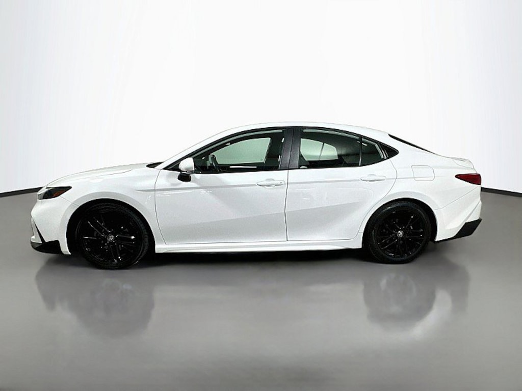 Used 2025 Toyota Camry SE Sedan