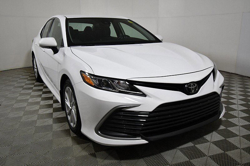 Used 2022 Toyota Camry LE with VIN 4T1R11AKXNU707872 for sale in Mansfield, OH