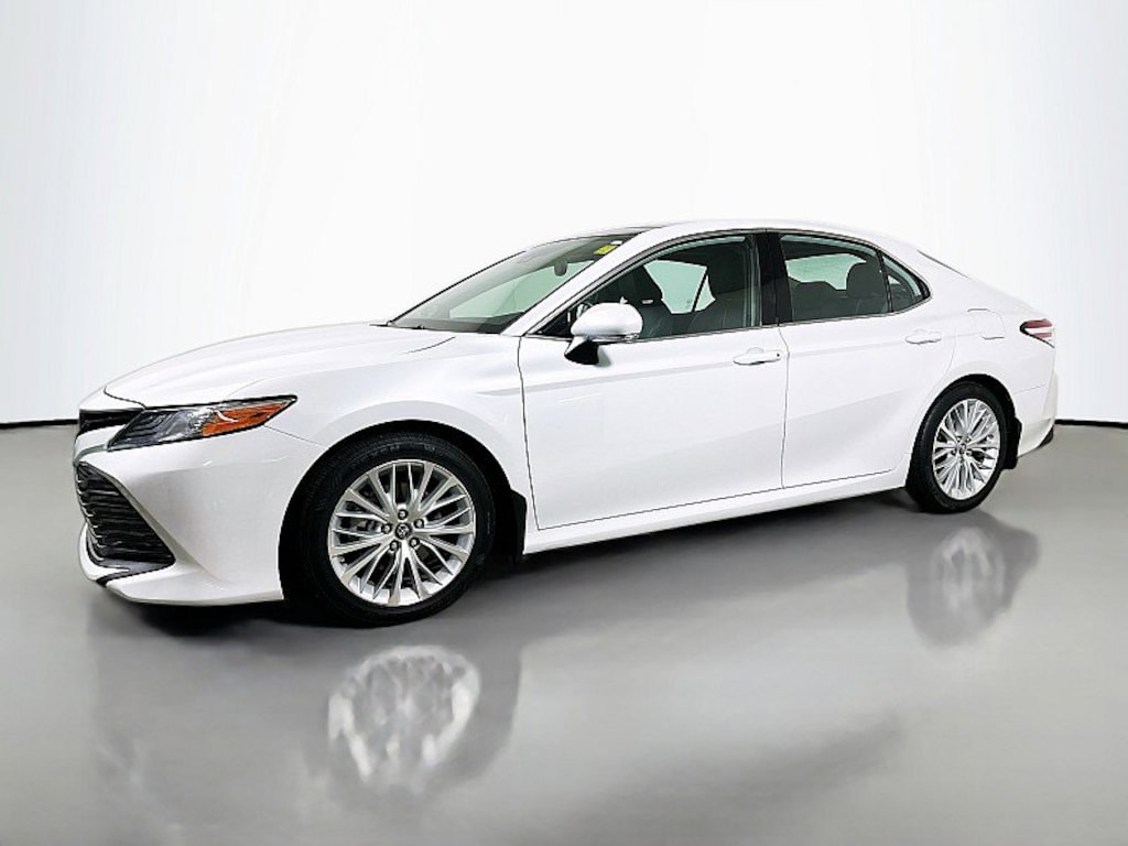 Used 2019 Toyota Camry XLE Sedan