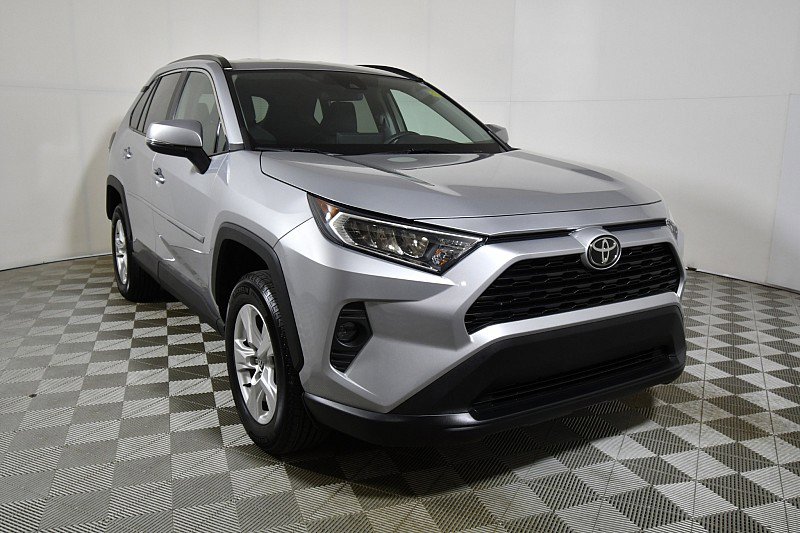 Used 2021 Toyota RAV4 XLE with VIN 2T3P1RFV0MW216466 for sale in Mansfield, OH