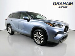 Used 2024 Toyota Highlander Hybrid Platinum SUV For Sale in Mansfield, OH