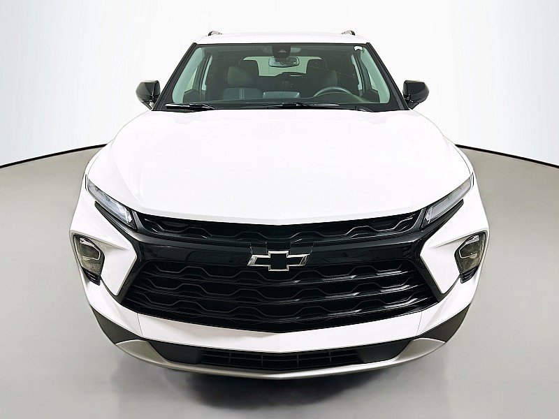 2023 Chevrolet Blazer 2LT photo 2