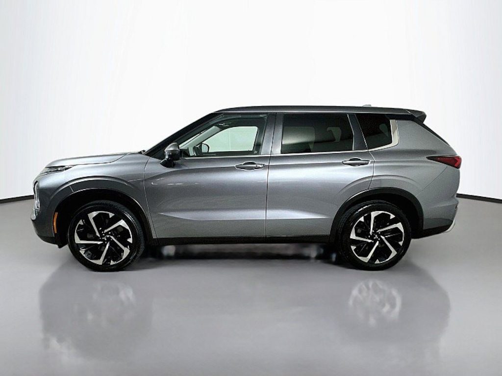 Used 2024 Mitsubishi Outlander SE SUV