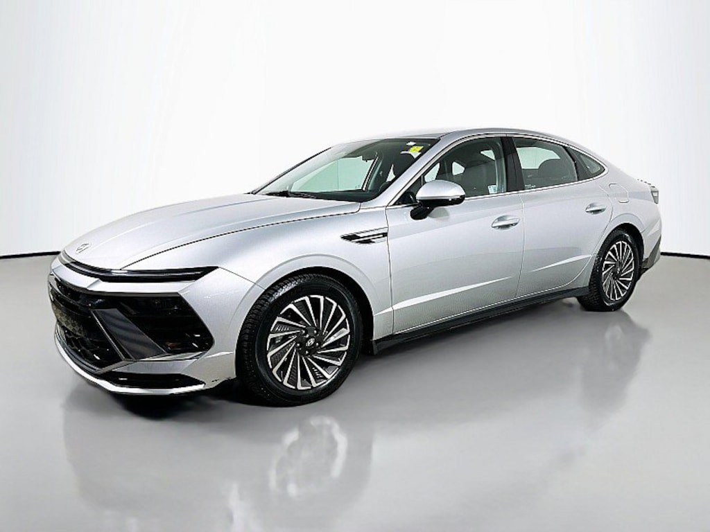 Used 2025 Hyundai Sonata Hybrid SEL Sedan