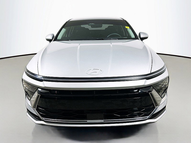 2024 Hyundai Sonata Hybrid SEL photo 2