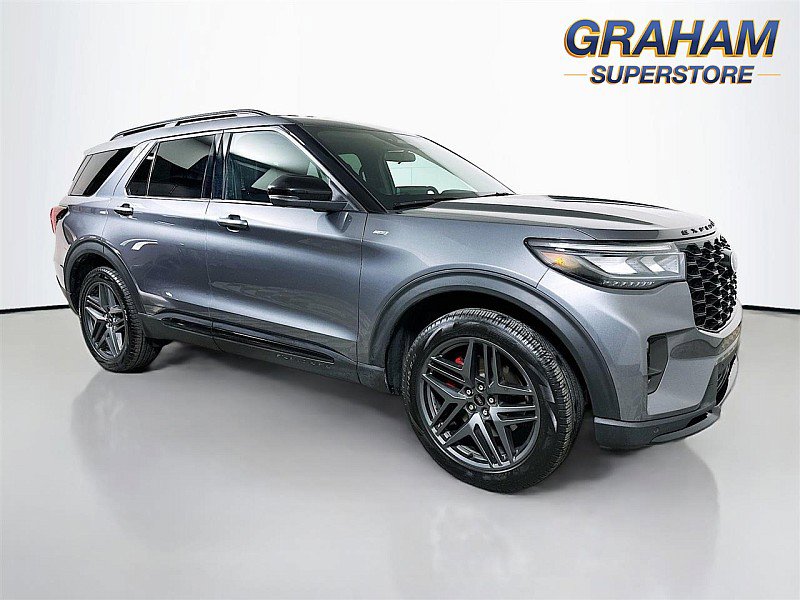 2025 Ford Explorer ST-LINE's photo