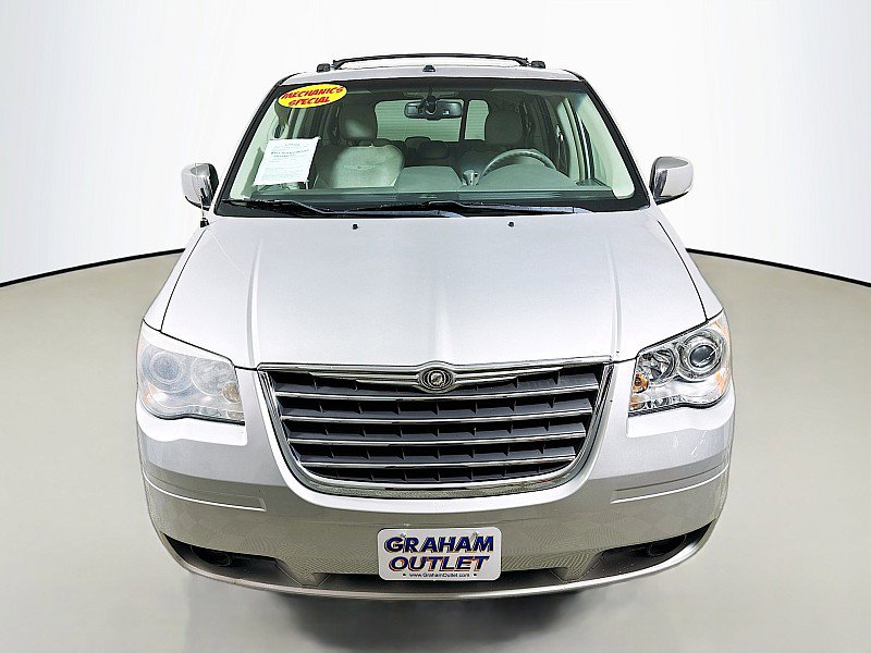 Used 2008 Chrysler Town & Country Limited with VIN 2A8HR64X88R804107 for sale in Mansfield, OH