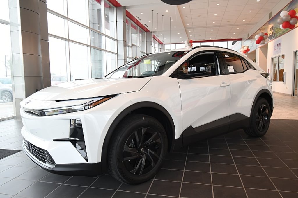 New 2026 Toyota C-HR SE SUV