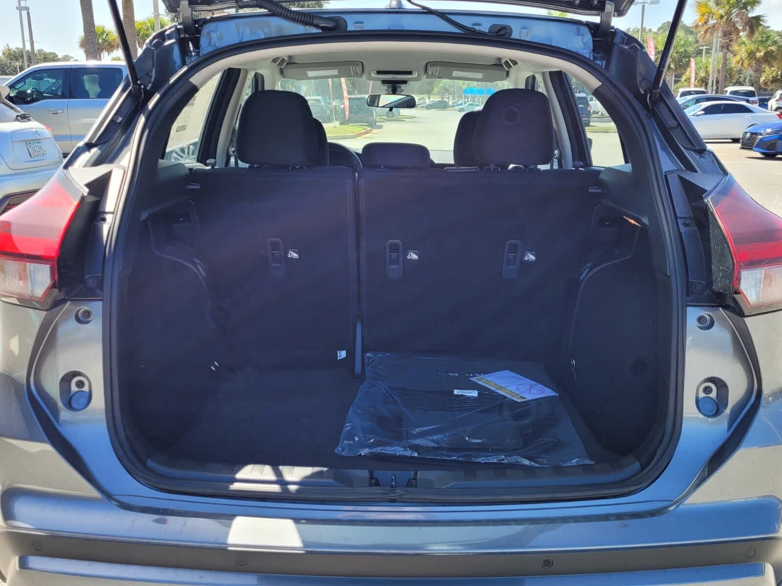 2025 Nissan KICKS PLAY Base - Photo 6