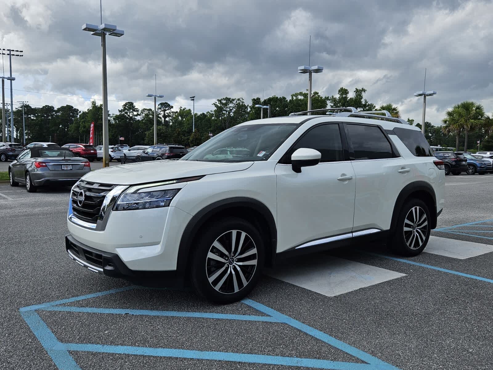 Used 2024 Nissan Pathfinder Platinum with VIN 5N1DR3DJ3RC233941 for sale in Savannah, GA