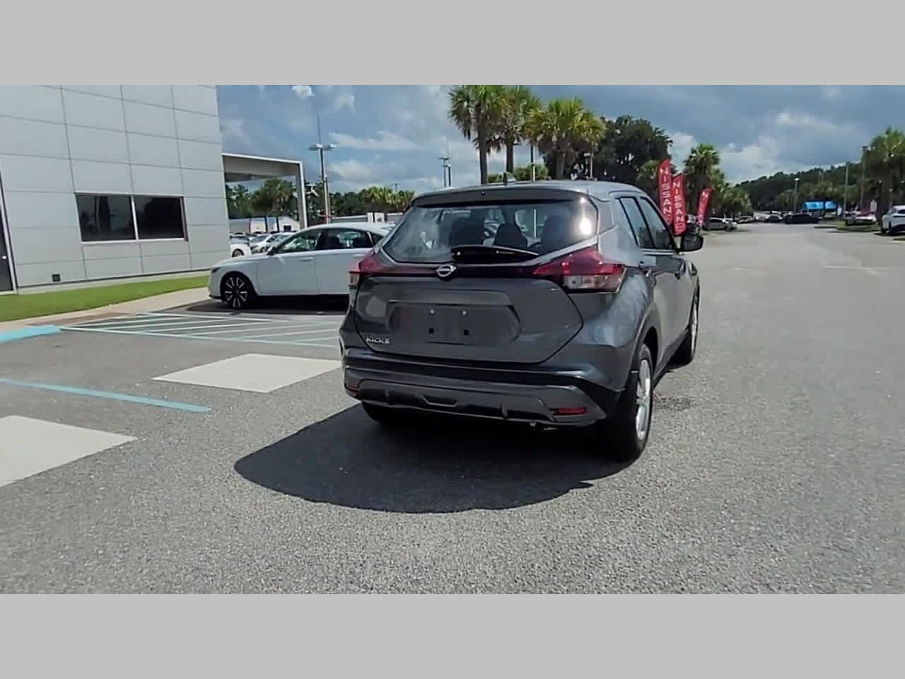 2025 Nissan KICKS PLAY Base - Photo 32