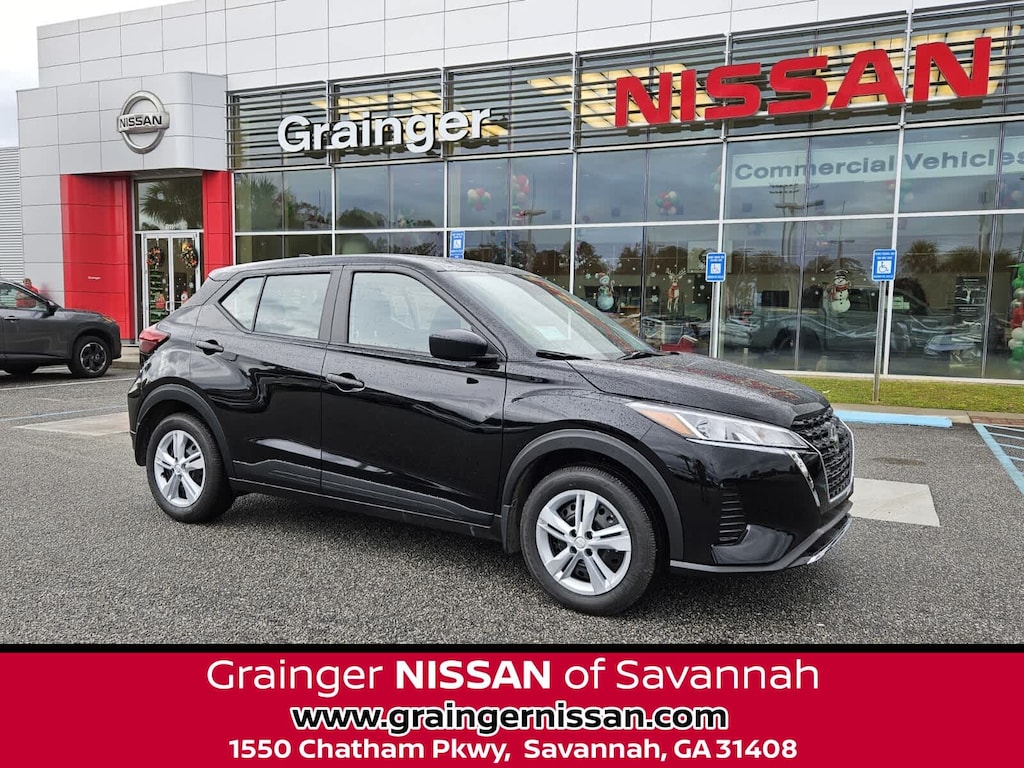 New 2025 Nissan Kicks Play S SUV