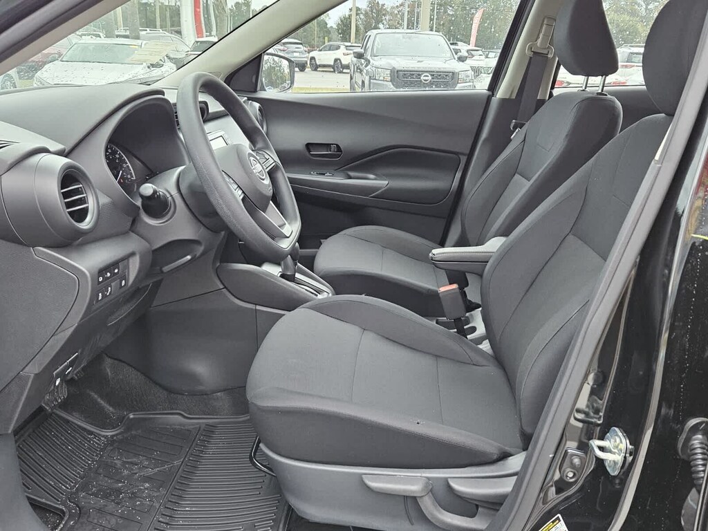 New 2025 Nissan Kicks Play S SUV