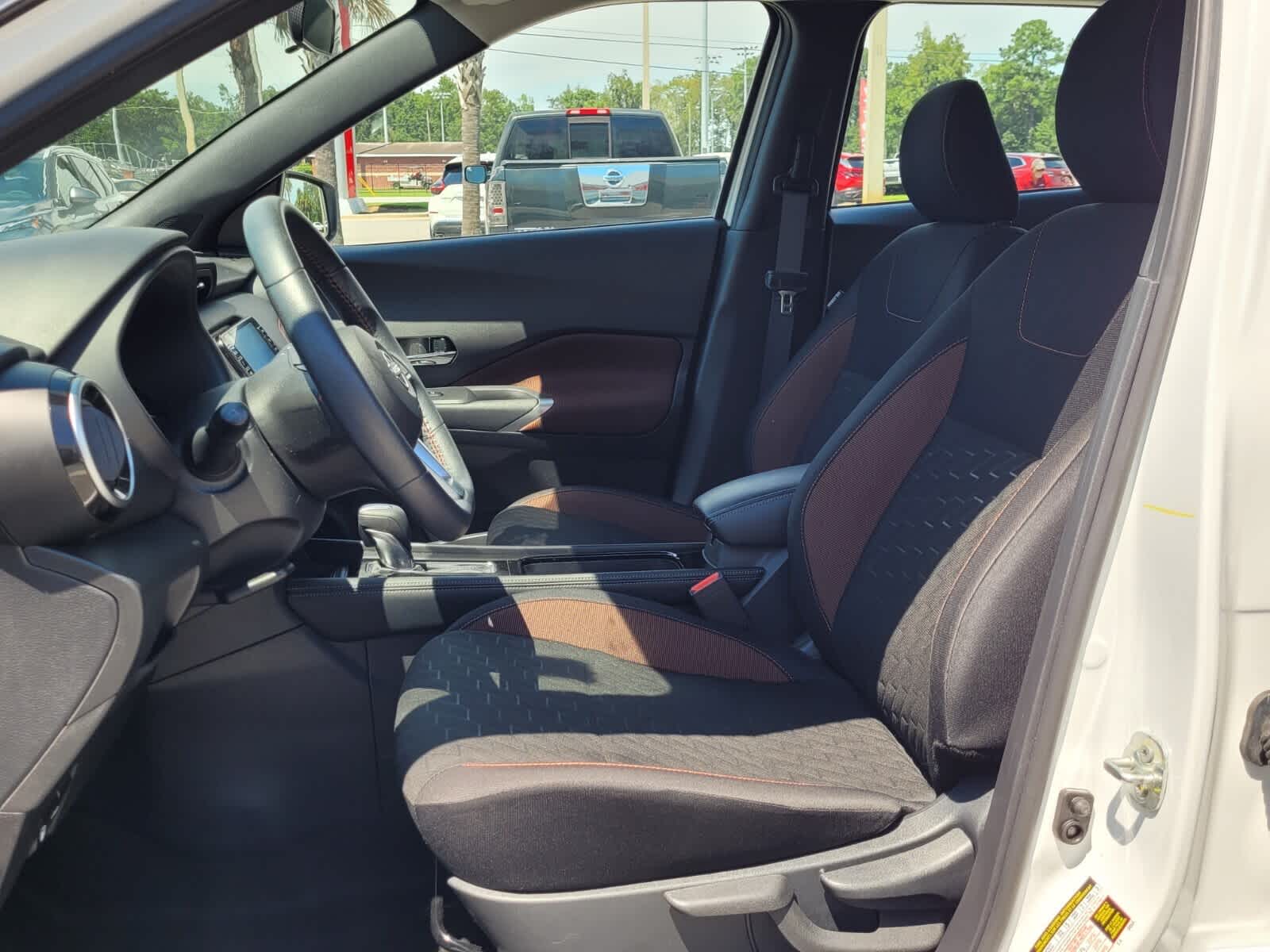 2024 Nissan Kicks SR photo 3
