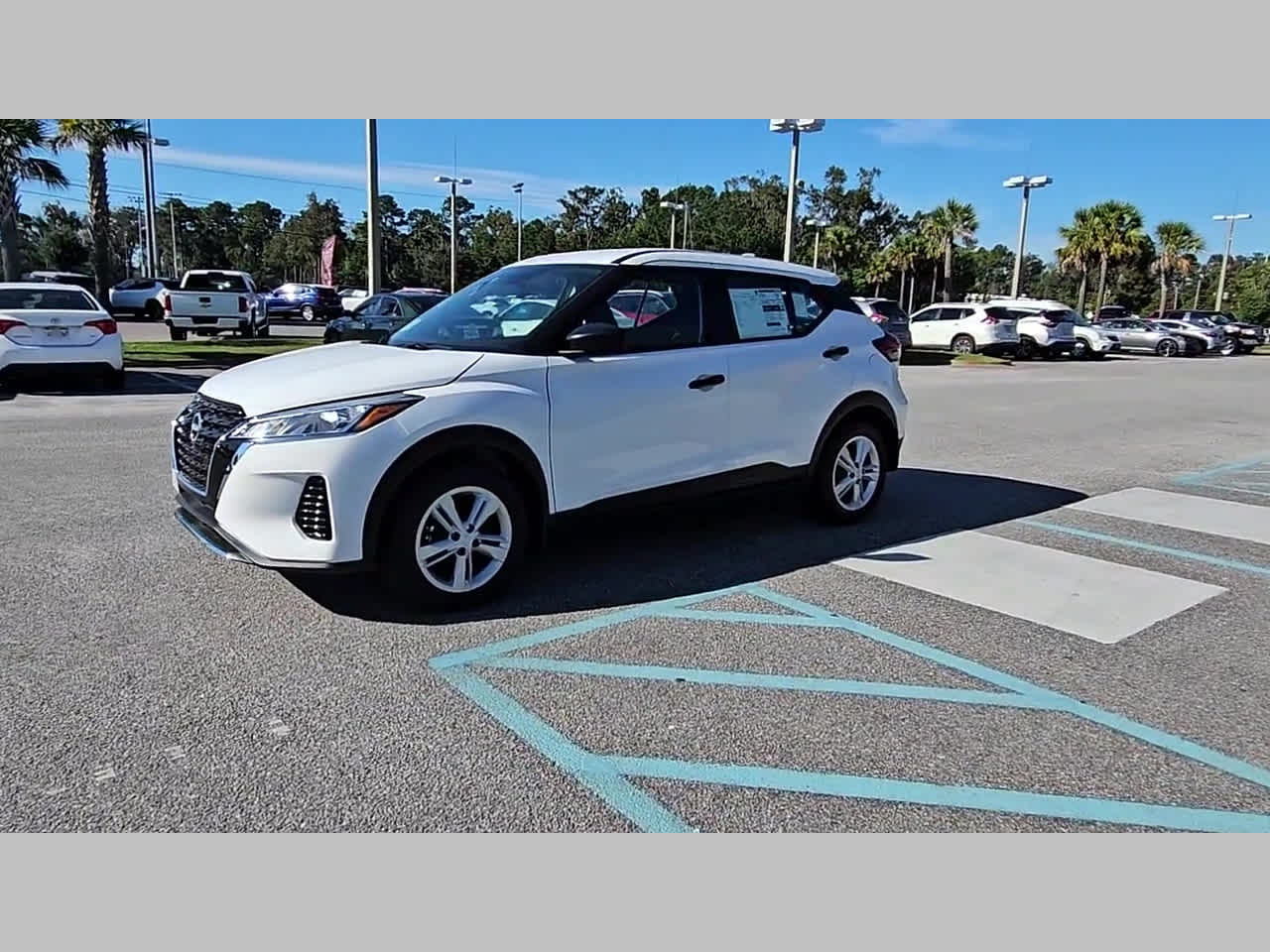 2025 Nissan KICKS PLAY Base - Photo 23