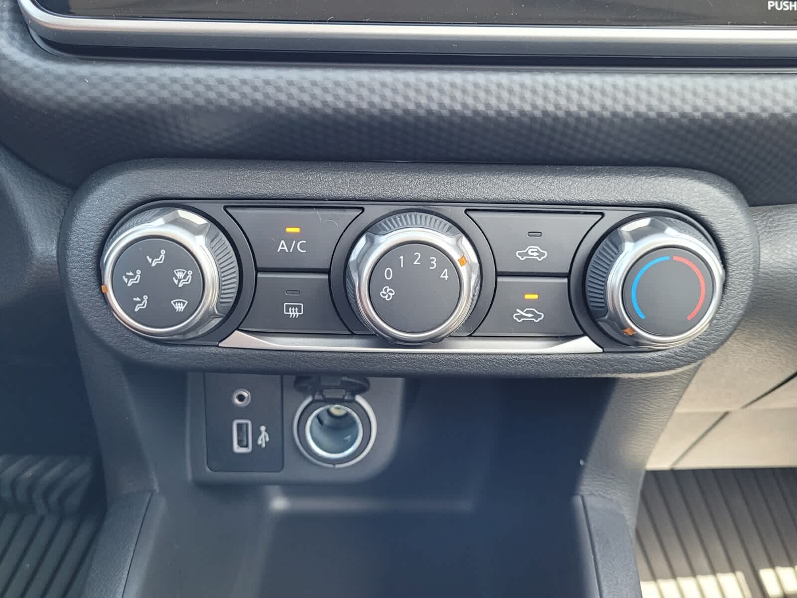 2025 Nissan KICKS PLAY Base - Photo 10
