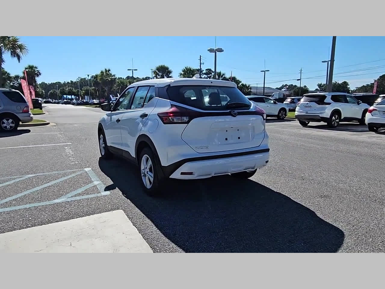 2025 Nissan KICKS PLAY Base - Photo 29