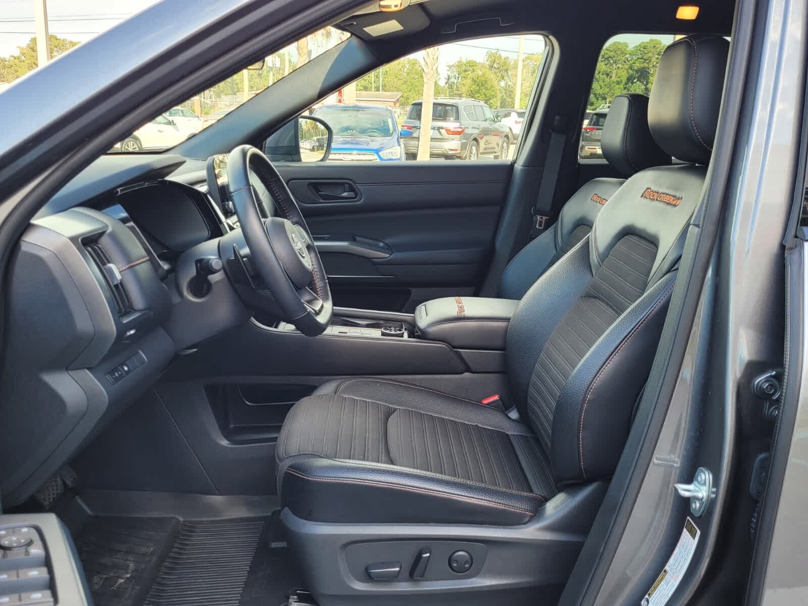 2024 Nissan Pathfinder Rock Creek photo 2