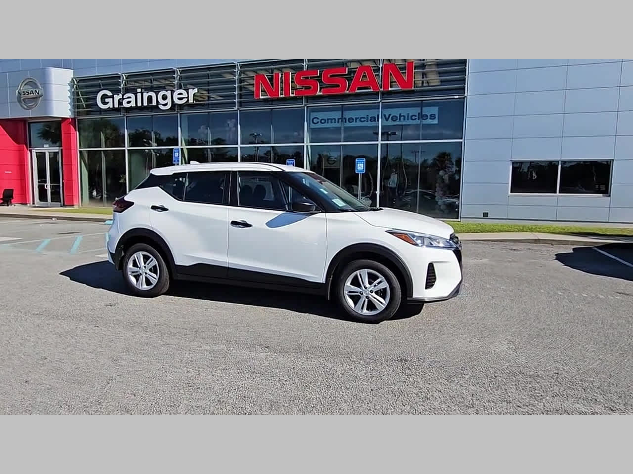 2025 Nissan KICKS PLAY Base - Photo 32