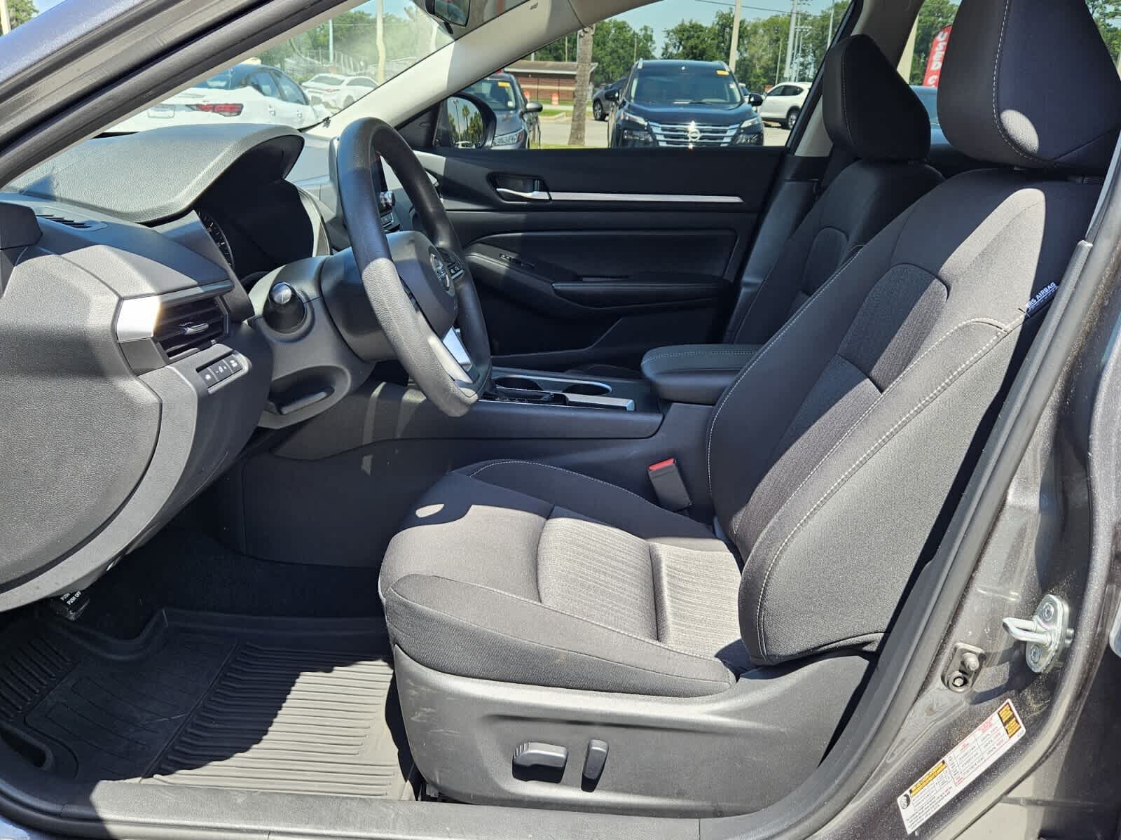 2022 Nissan Altima 2.5 SV photo 3