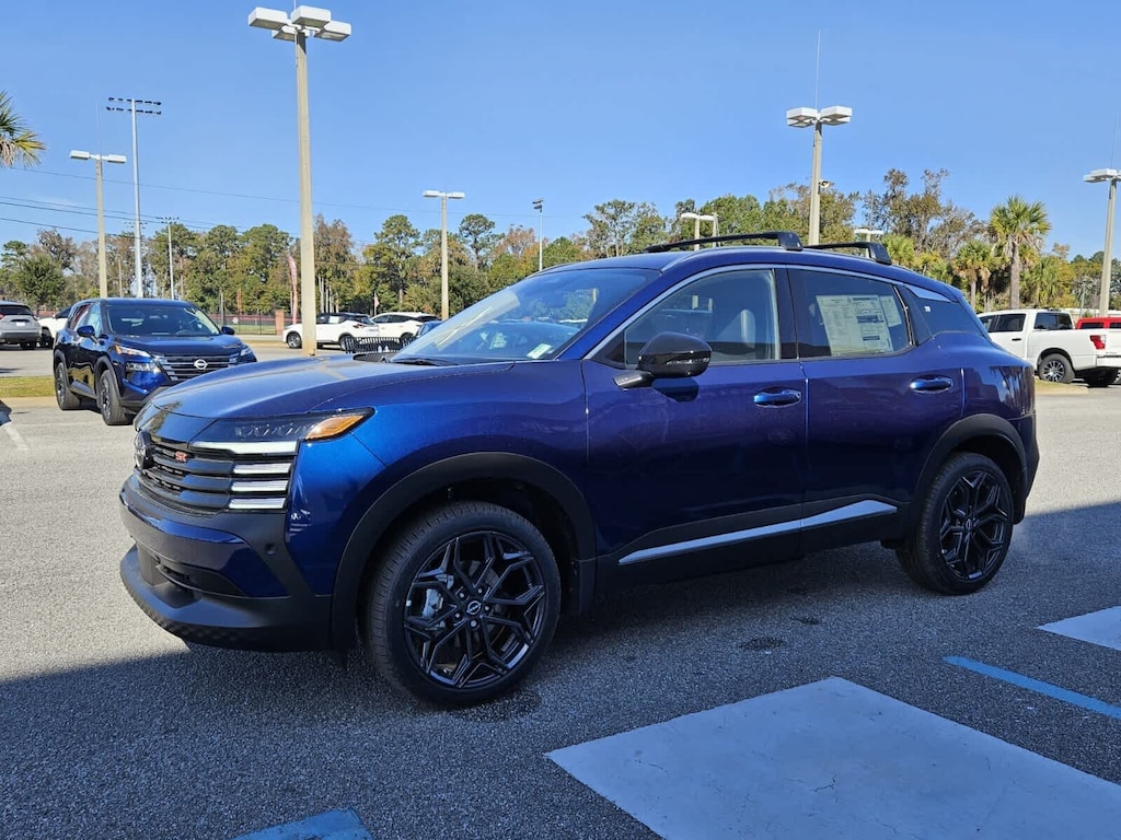 New 2026 Nissan Kicks SR SUV