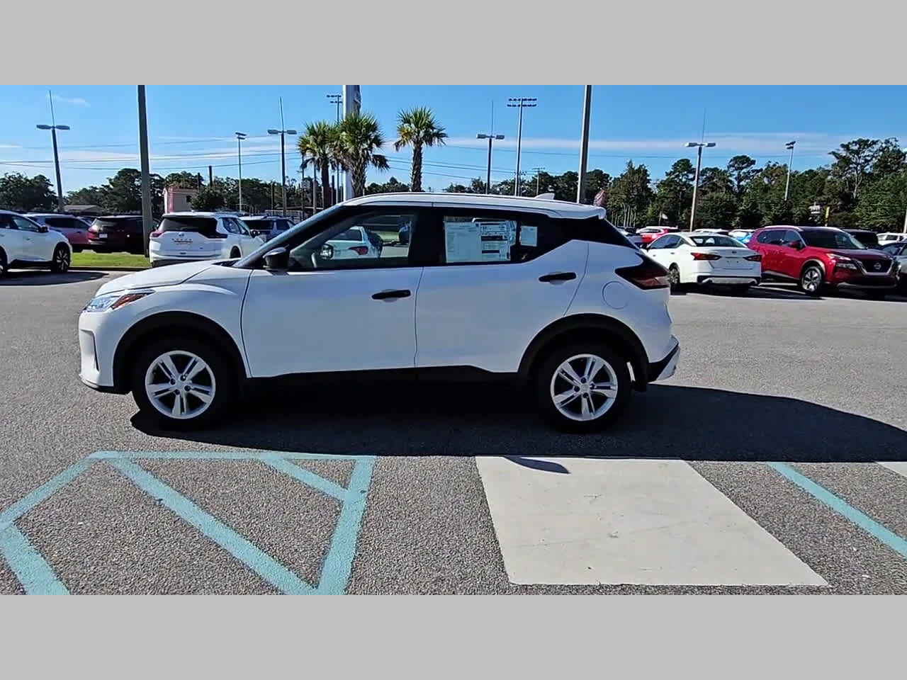 2025 Nissan KICKS PLAY Base - Photo 25