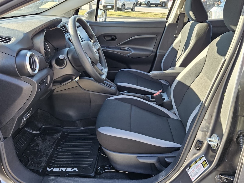 New 2025 Nissan Versa 1.6 S Sedan