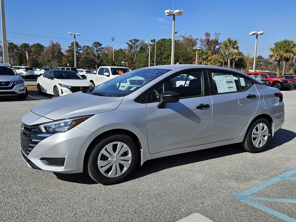 New 2025 Nissan Versa 1.6 S Sedan