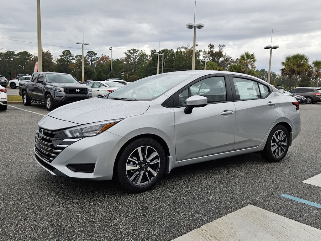 New 2025 Nissan Versa 1.6 SV Sedan