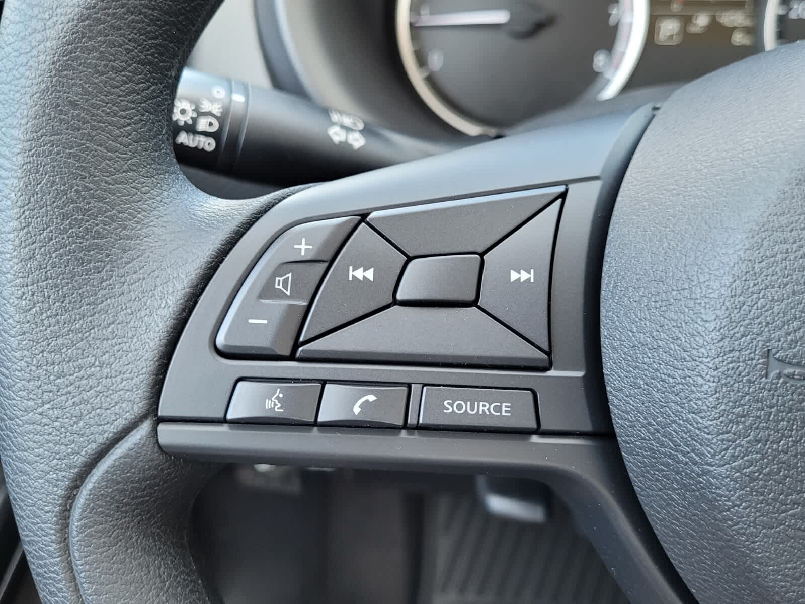 2025 Nissan KICKS PLAY Base - Photo 12