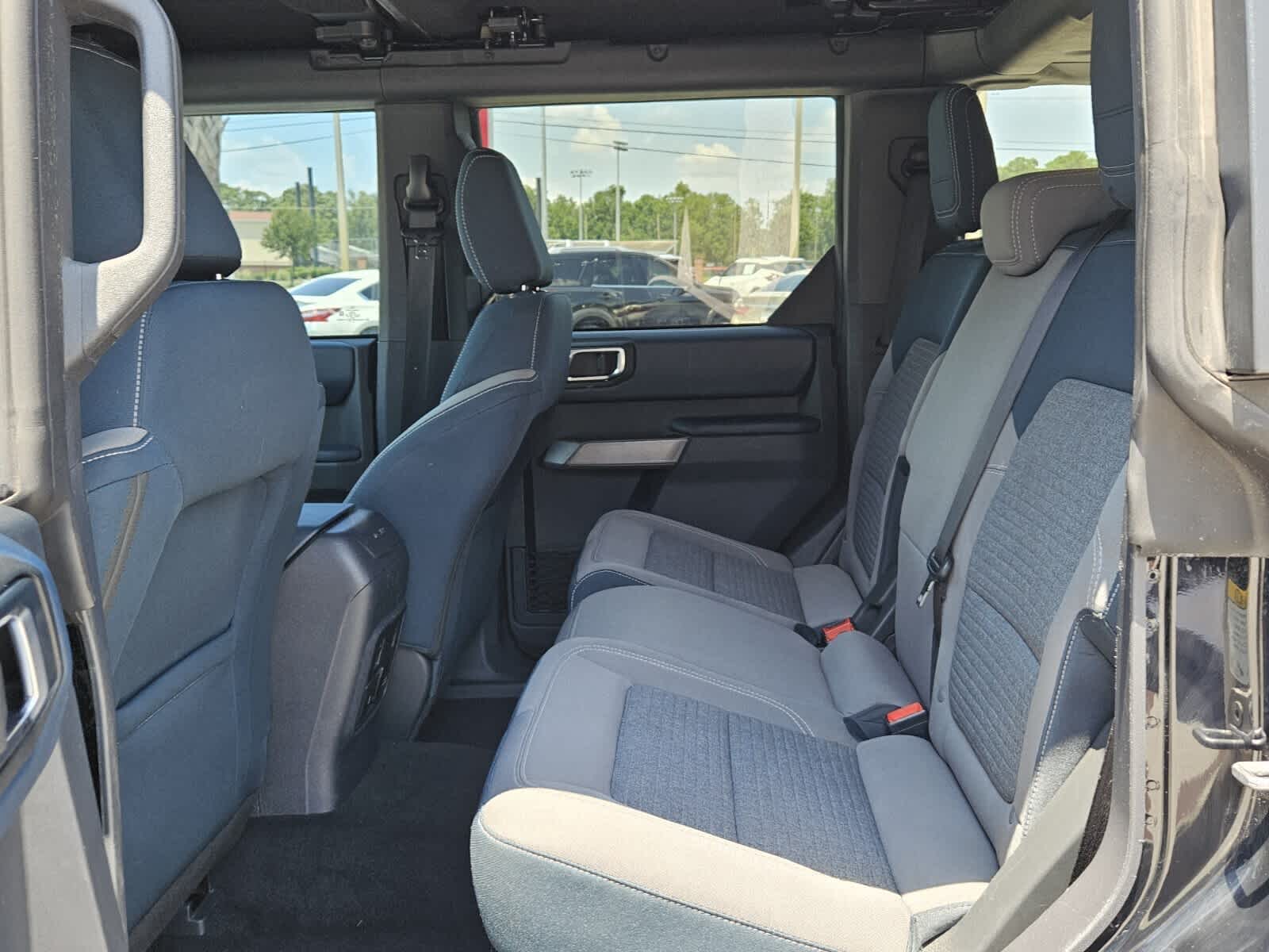 2022 Ford Bronco Base Big Bend Black Diamond Outer Banks photo 3