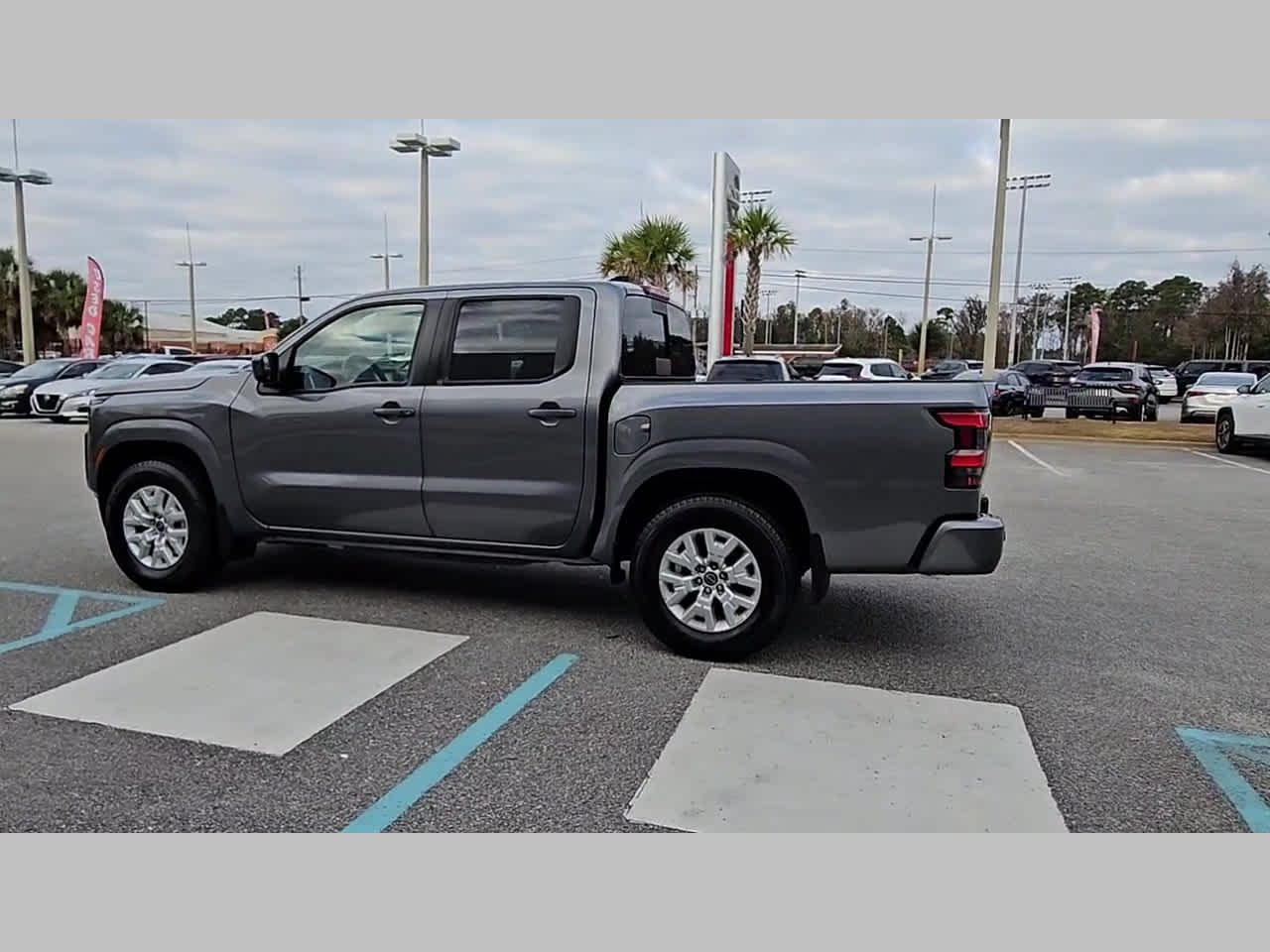 2024 Nissan Frontier SV - Photo 28